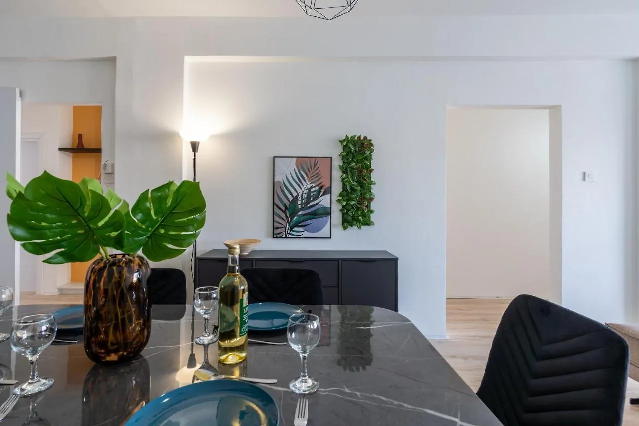 Citrus 3-Bedroom Apartment In Larnaca 0*,